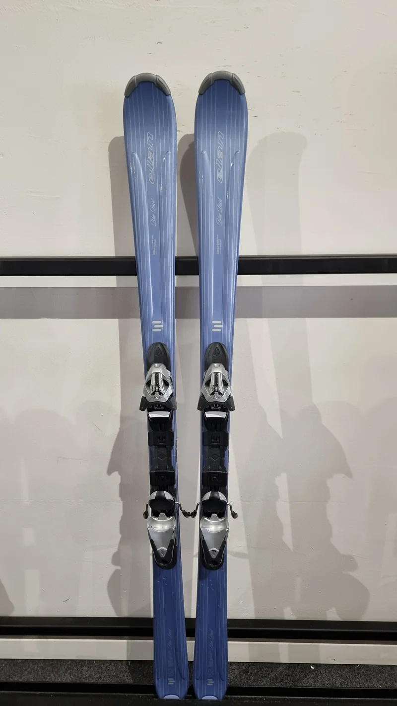 Elan Blue Pearl 152cm
